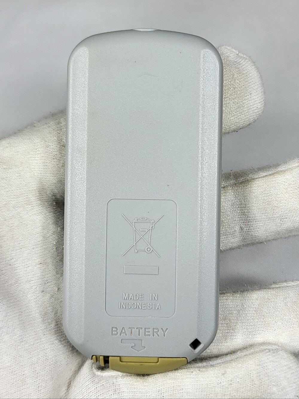 JVC RM-V751U Silver Remote Control - Picture 3 of 7